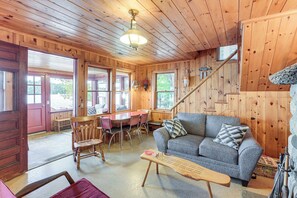 Cottage (3 Bedrooms) | Interior