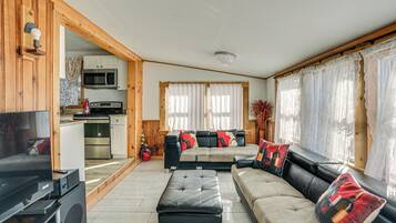 Cottage (2 Bedrooms) | Interior