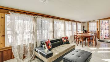 Cottage (2 Bedrooms) | Interior