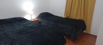 House near Santiago Capital, pets allowed. Ideal for families.