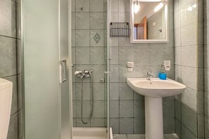 Leilighet – basic, 1 queensize-seng med sovesofa, balkong, ved strandkanten | Bad