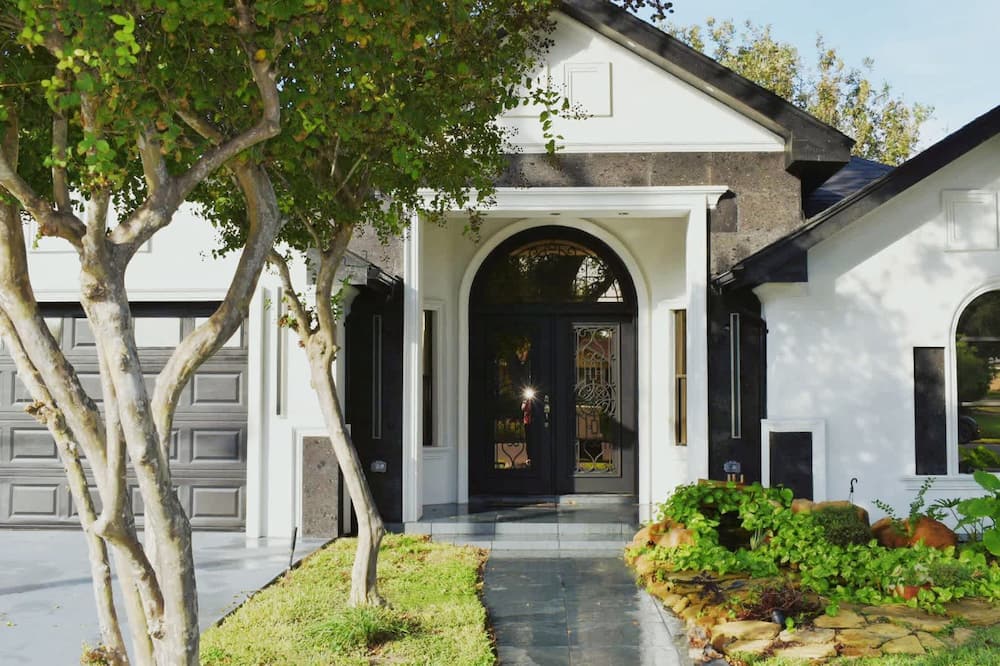 Family Luxury Home With Pool in Mcallen Near by Hospitals and Stores - Mission, TX