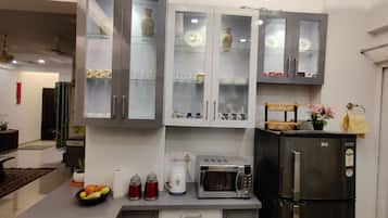 Full-sized fridge, microwave