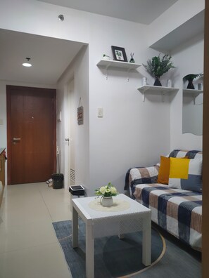 Interior - 5-Minutes Walk to Mall of Asia, One-bedroom with Balcony at Shell Residences (Pasay)