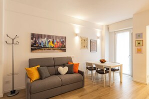 舒適公寓 | 客廳 | 32 吋智能電視連數碼電視頻道