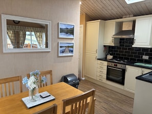 Cabin | Private kitchen - 2 Bed Lodge-sleeps 4-stunning Views -pet Friendly (Windermere)