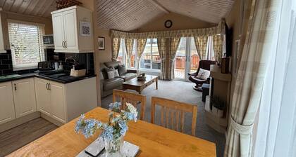 2 Bed Lodge-sleeps 4-stunning Views -pet Friendly