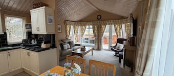 2 Bed Lodge-sleeps 4-stunning Views -pet Friendly