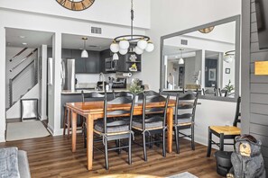 Unclassified image, 4 of 25, button