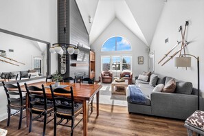 Unclassified image, 3 of 25, button