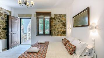 Studio, Accessible, Smoking