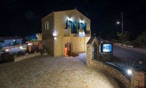 Apartment, Smoking | 9 bedrooms