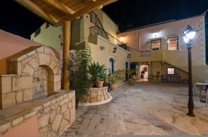 Appartement, fumeurs | 9 chambres