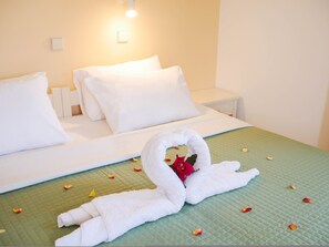 Apartment, Smoking | 4 bedrooms, desk - Litinas Apartments With Pool (Chania)