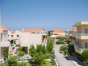Apartment, Smoking | 4 bedrooms, desk - Litinas Apartments With Pool (Chania)