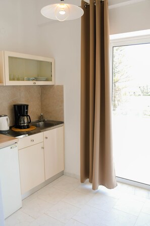 apartman, dohányzó | 4 hálószoba és íróasztal