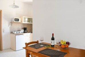 Apartment, Smoking | 4 bedrooms, desk - Nik Litinas Apartments With Pool (Chania)