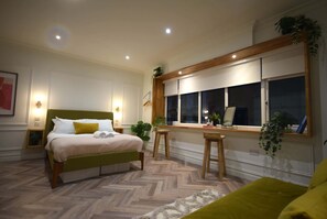 1 bedroom, iron/ironing board, internet, bed sheets