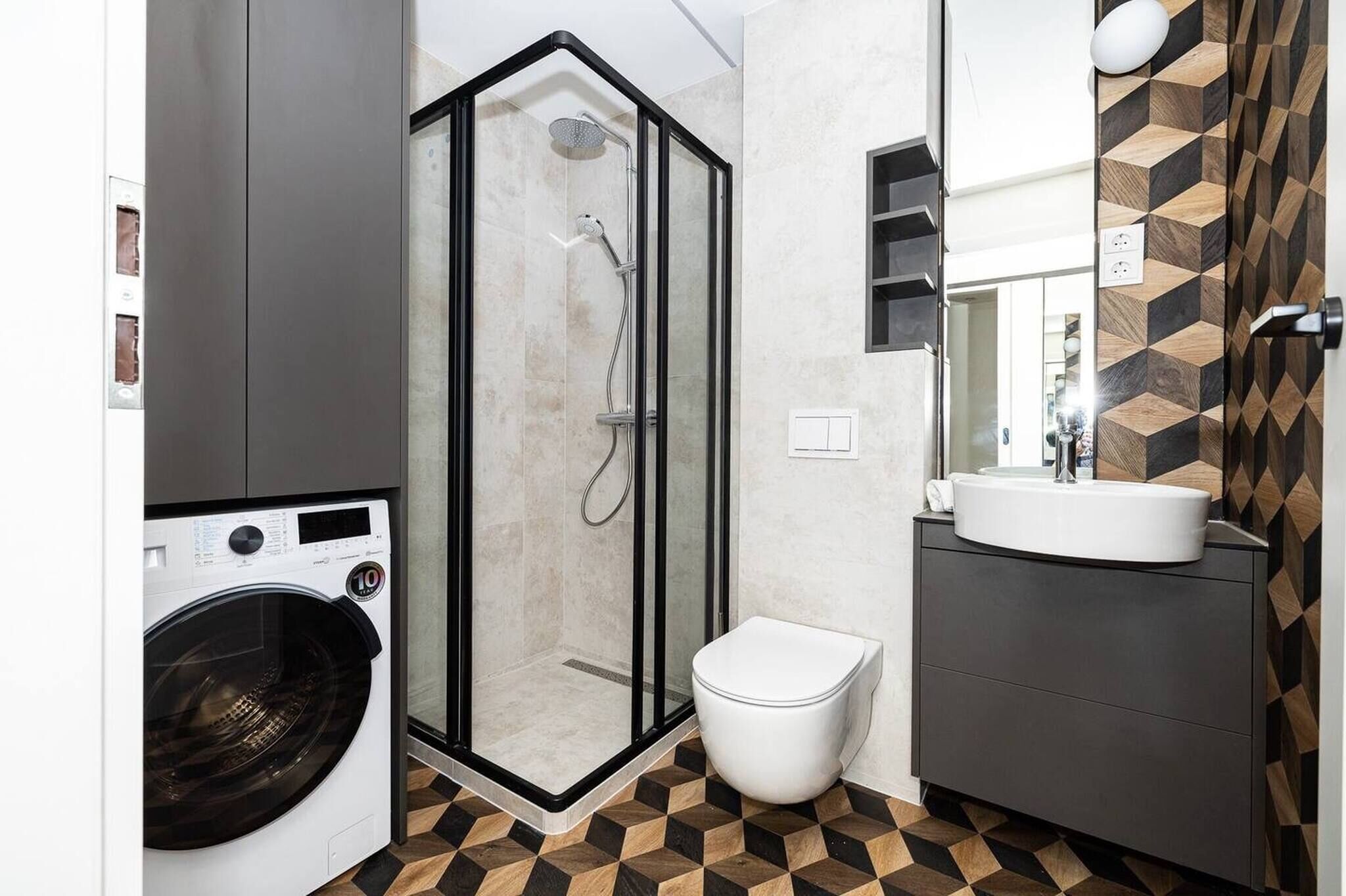 Apartment, 1 Bedroom, Accessible, Balcony | Bathroom