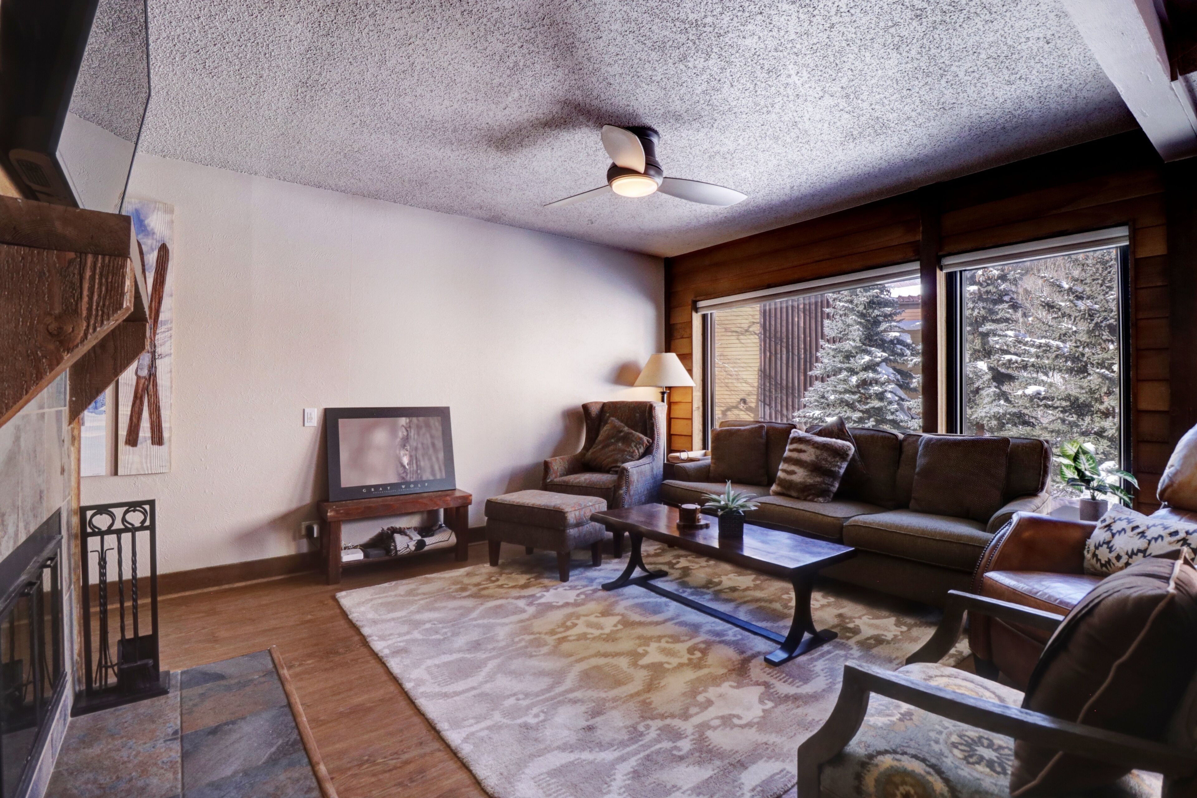 Condo, 2 chambres | Aire de séjour