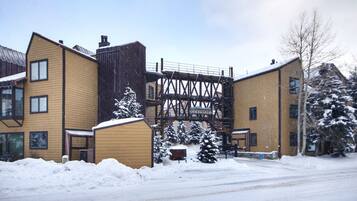 Condo, 2 Bedrooms | Exterior