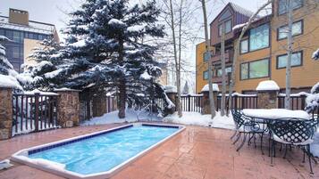 Condo, 2 Bedrooms | Outdoor dining