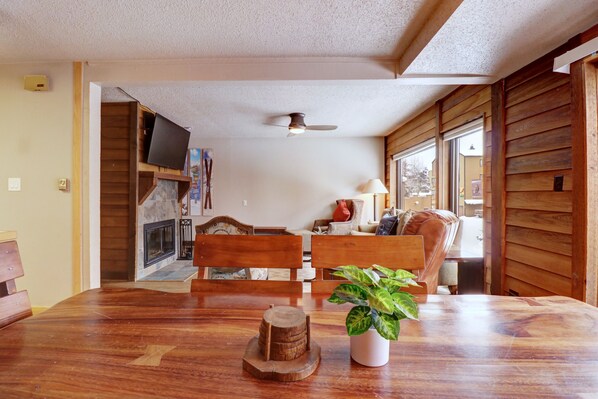 Condo, 2 Bedrooms | Interior