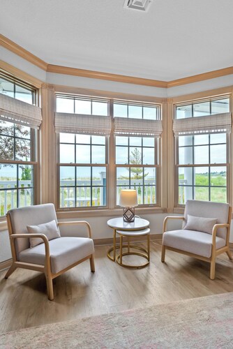 Wandering Waves - Beachfront Lake Michigan Stay!