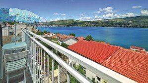 Íbúð (Two Bedroom Apartment 3) | Svalir