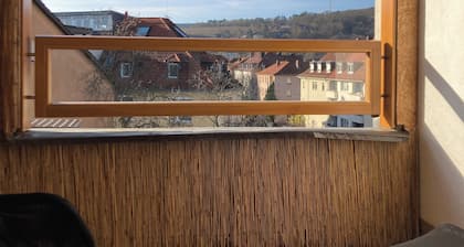 Innenstadtnahes Appartement mit Loggia und Parkplatz.