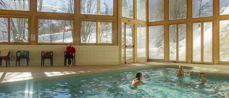 Inomhuspool och uppvärmd pool