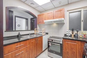 冷蔵庫、電子レンジ、コンロ、トースター