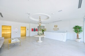 Lobby - Livbnb-Modern Living 1B Apartment in JVC (Dubai)