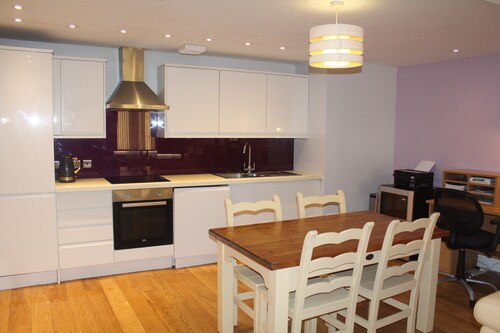 Luxury 2 bedroom apartment in Central Newbury