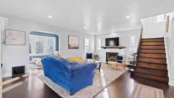 Télévision, cheminée