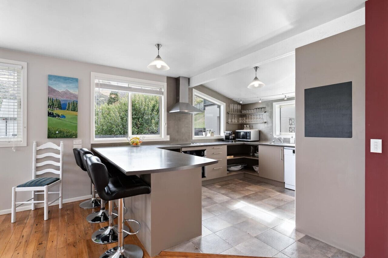 雪櫃、微波爐、焗爐、爐具