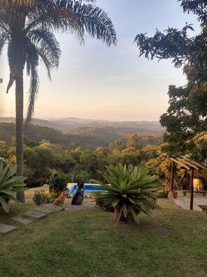 Property grounds - The best view in the region. Complete environment, privacy and nature around you. (São João Novo)