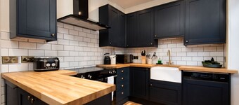 Dalgety, Peebles - sleeping 8 guests in 4 bedrooms