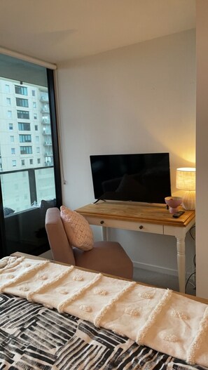 1 bedroom, desk, iron/ironing board, free WiFi