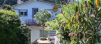 First floor apartment of 85 m² (85 sqm), 3 rooms with yard