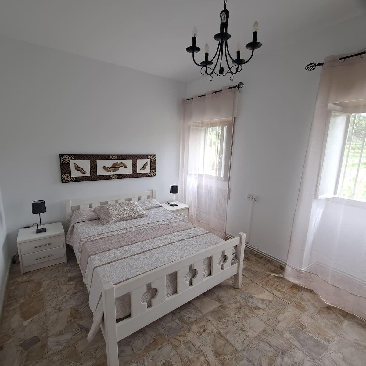 3 chambres, fer et planche à repasser, Wi-Fi, draps fournis