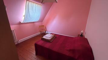 16 bedrooms, WiFi, bed sheets