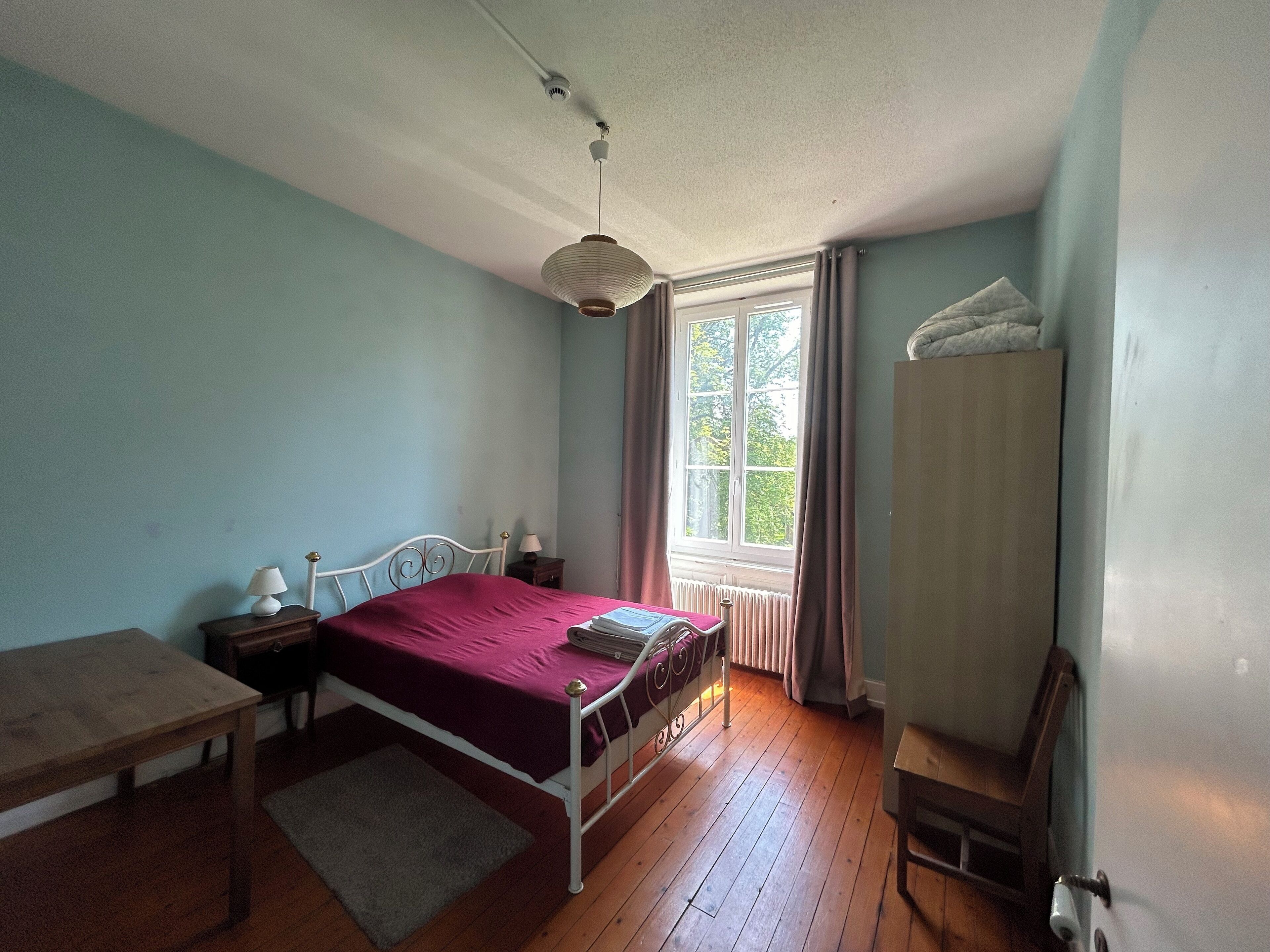 16 bedrooms, WiFi, bed sheets