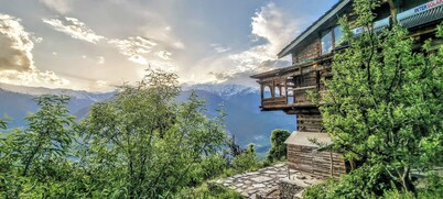 ART Village Naggar - Entire Kathkuni Villa