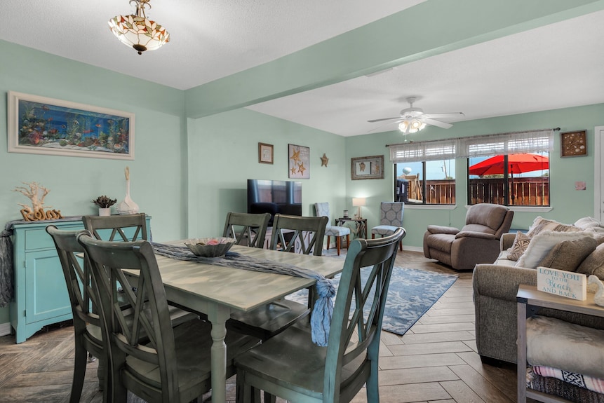 ️Sugar Beach C-11-fenced Yard, Gulf Side, & Pool!️ - Navarre, FL