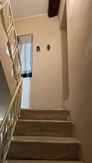 Interior - Casa Torre Metabo - One Bedroom Apartment, Sleeps 6 (Villa Santo Stefano)