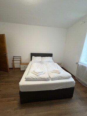 Basic Triple Room | Free WiFi - Pension Ramingtal (Sankt Peter in der Au)