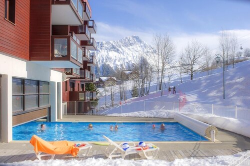 100m from shops, fitness, swimming pool, sauna, tv, ski locker, 40m², Le Corbier