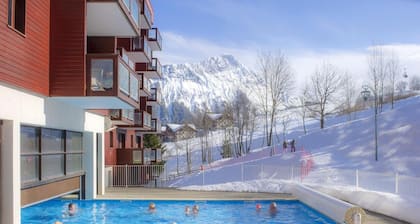 100m from shops, fitness, swimming pool, sauna, tv, ski locker, 40m², Le Corbier