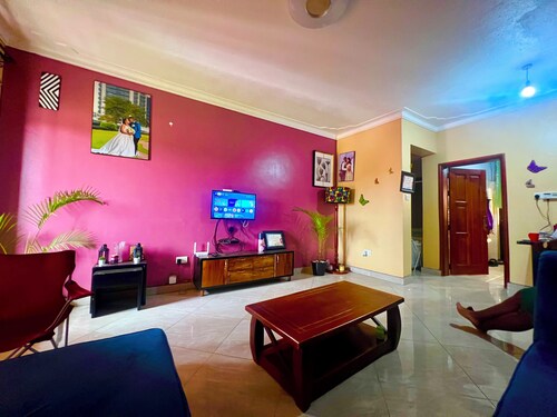 Cozy 1 Bedroom with Private full bathroom